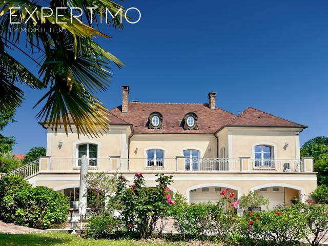 Maison 9 pièces 326 m²
