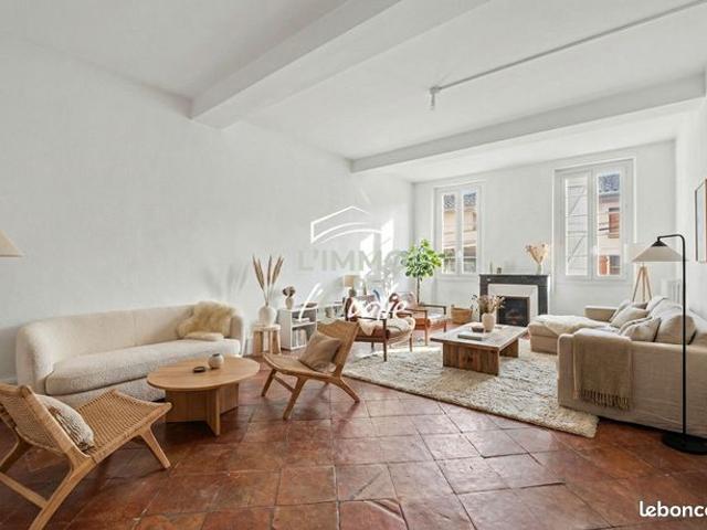 Maison 9 pièces 327 m²