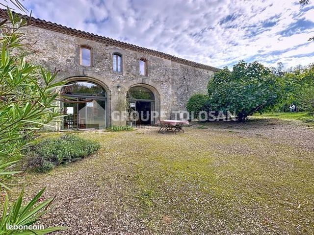 Maison 9 pièces 328 m²