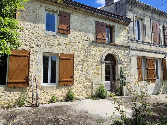 Maison 9 pièces 328 m²