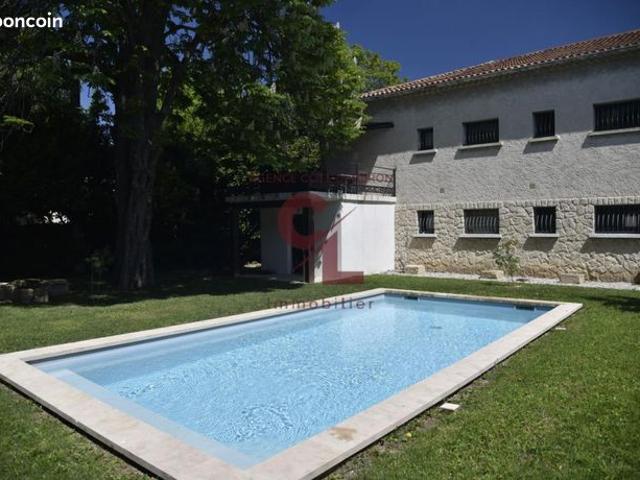 Maison 9 pièces 328 m²