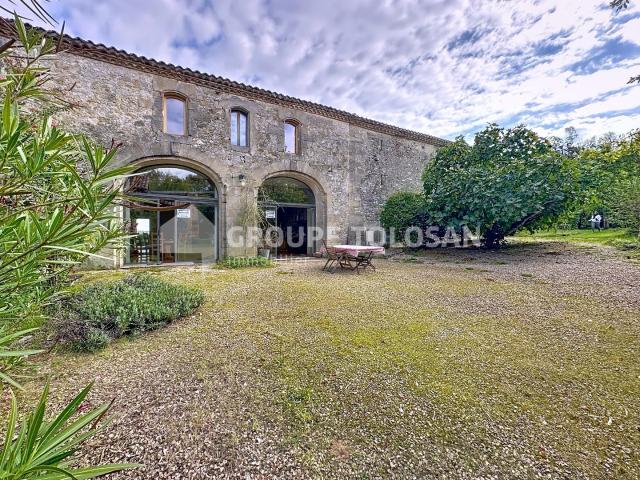 Maison 9 pièces 328 m²