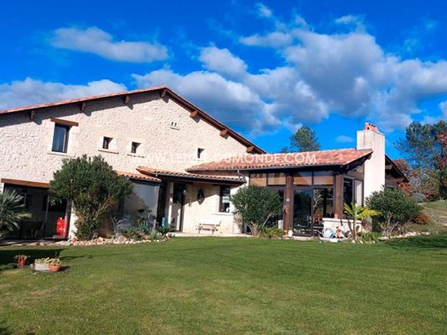 Maison 9 pièces 329 m²