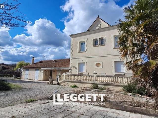Maison 9 pièces 320 m²