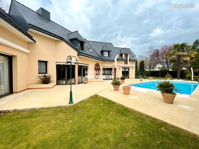 Maison 9 pièces 320 m²