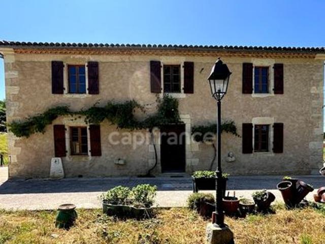 Maison 9 pièces 320 m²