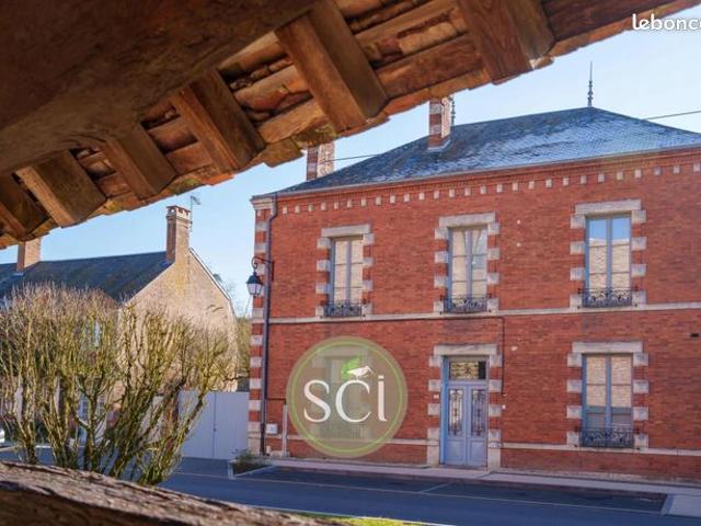 Maison 9 pièces 320 m²