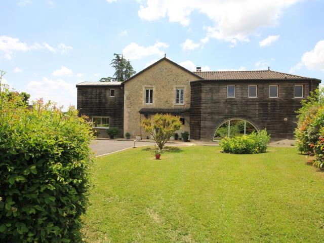 Maison 9 pièces 320 m²