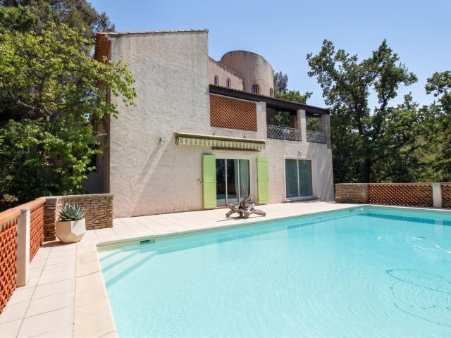 Maison 9 pièces 320 m²