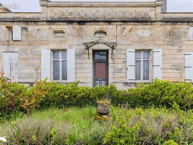 Maison 9 pièces 320 m²