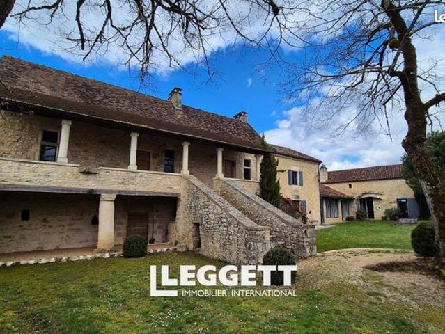 Maison 9 pièces 320 m²