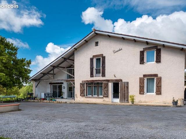 Maison 9 pièces 320 m²