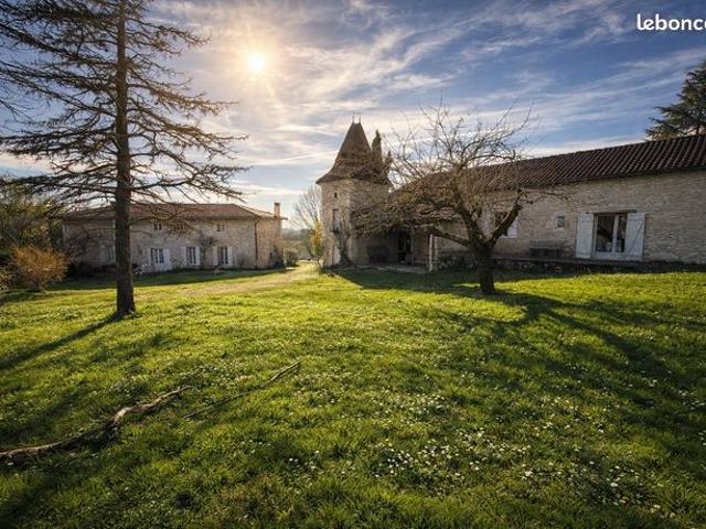 Maison 9 pièces 320 m²
