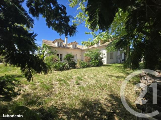 Maison 9 pièces 322 m²