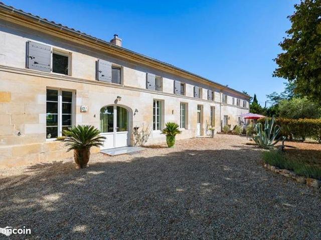 Maison 9 pièces 322 m²