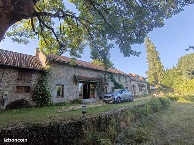 Maison 9 pièces 323 m²