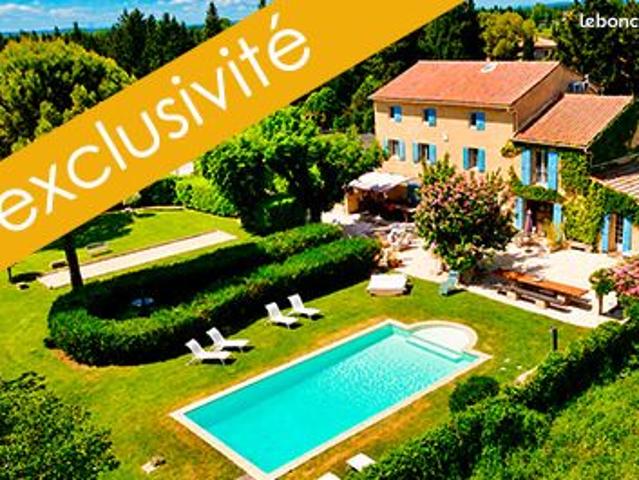 Maison 9 pièces 335 m²