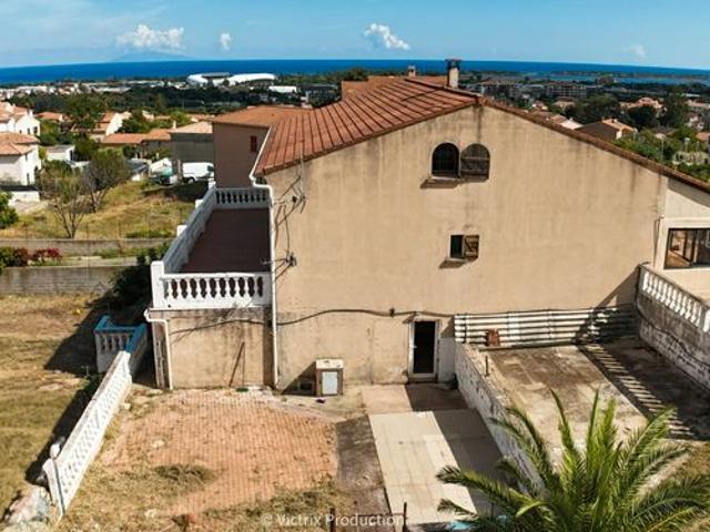 Maison 9 pièces 335 m²