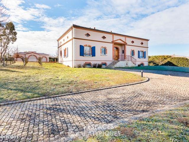 Maison 9 pièces 335 m²