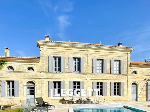 Maison 9 pièces 335 m²