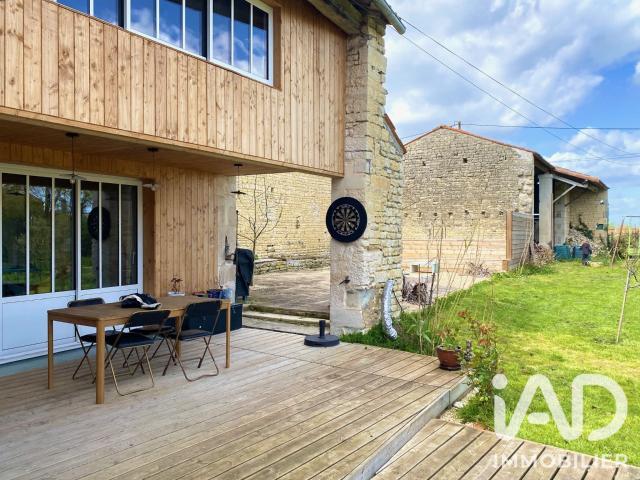 Maison 9 pièces 336 m²