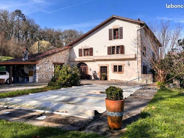 Maison 9 pièces 336 m²