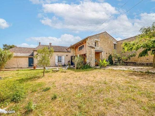 Maison 9 pièces 336 m²
