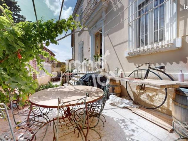 Maison 9 pièces 338 m²