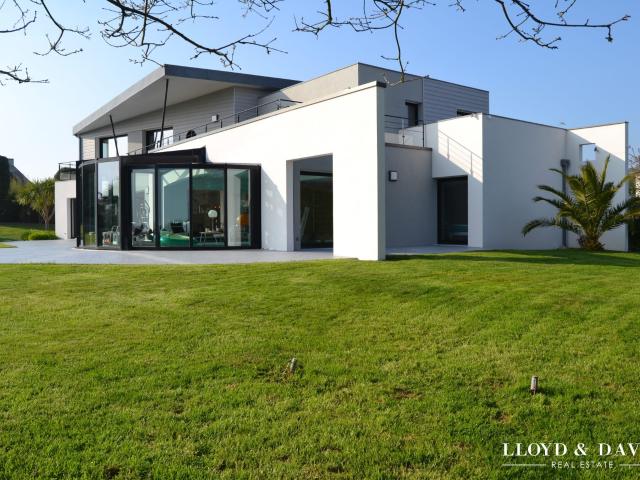 Maison 9 pièces 338 m²