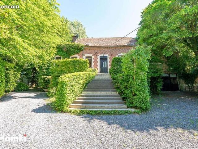 Maison 9 pièces 330 m²
