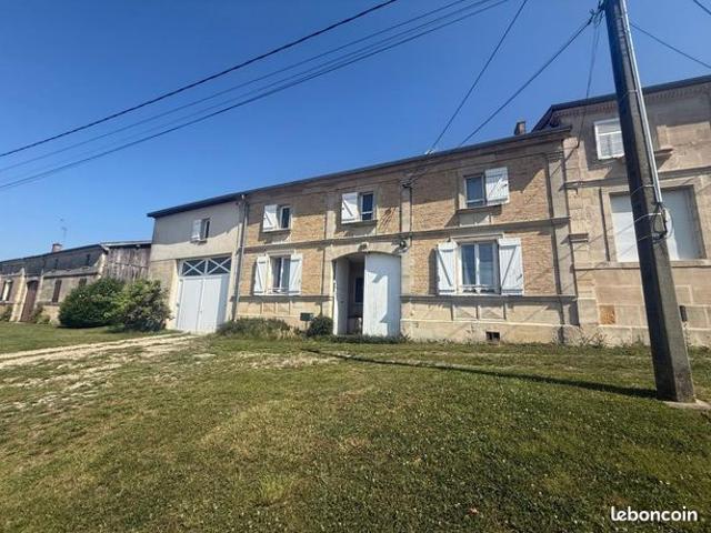 Maison 9 pièces 330 m²