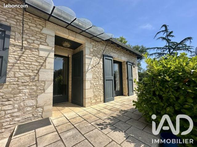 Maison 9 pièces 330 m²