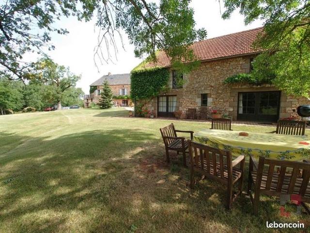 Maison 9 pièces 330 m²