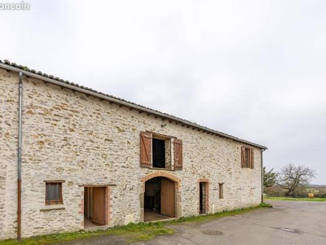 Maison 9 pièces 330 m²