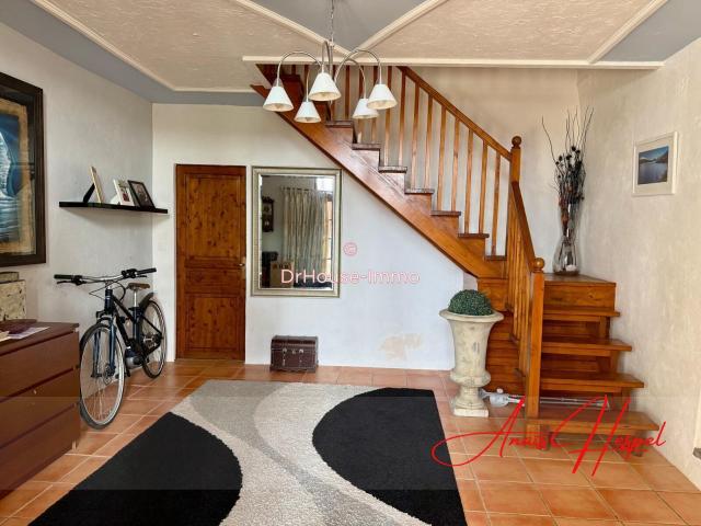Maison 9 pièces 330 m²
