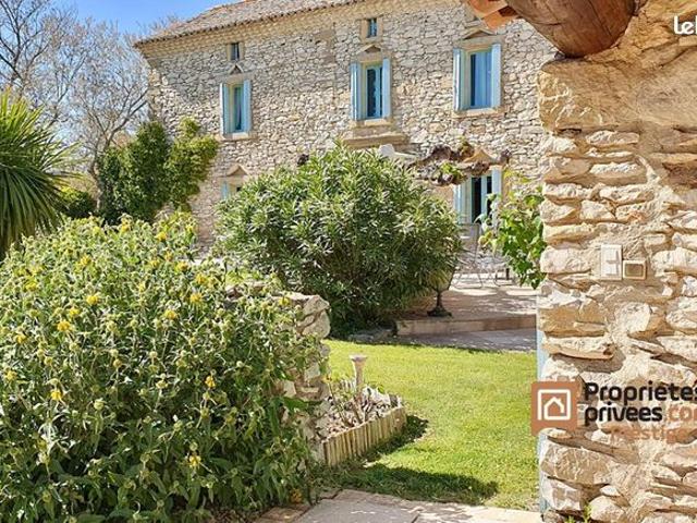 Maison 9 pièces 331 m²