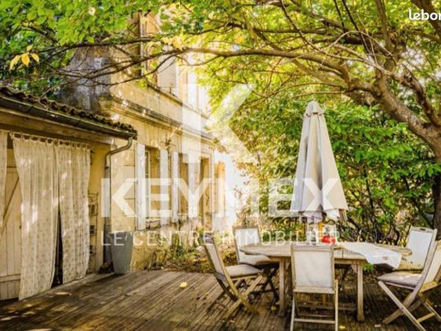 Maison 9 pièces 333 m²
