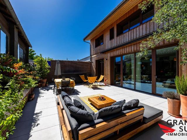 Maison 9 pièces 345 m²