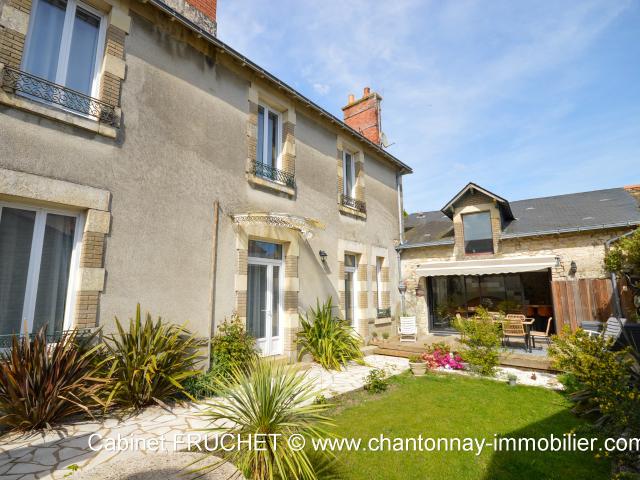 Maison 9 pièces 345 m²