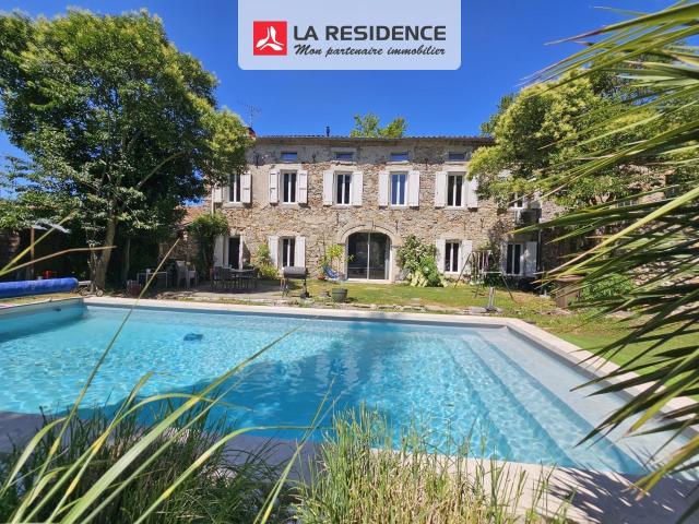 Maison 9 pièces 345 m²