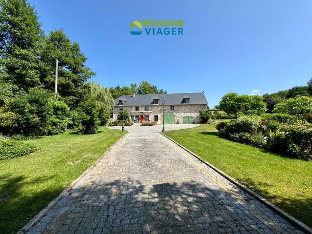 Maison 9 pièces 345 m²