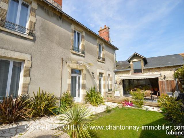 Maison 9 pièces 345 m²