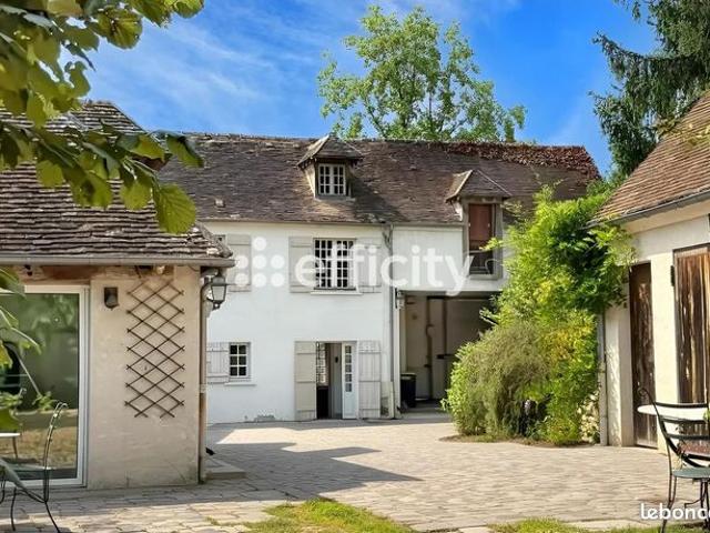 Maison 9 pièces 345 m²