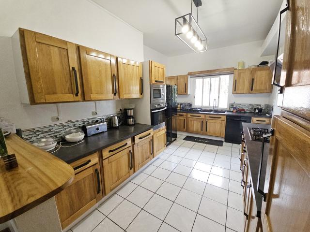 Maison 9 pièces 346 m²