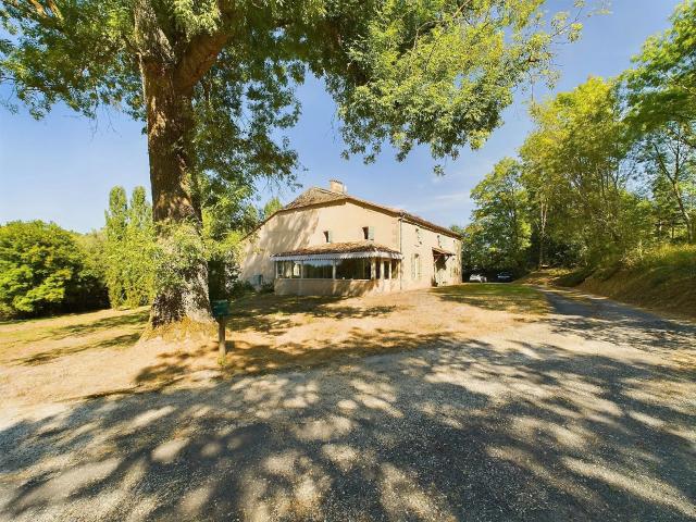 Maison 9 pièces 347 m²