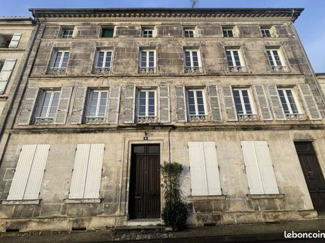 Maison 9 pièces 349 m²