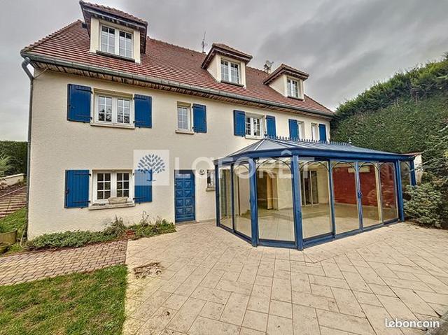 Maison 9 pièces 340 m²