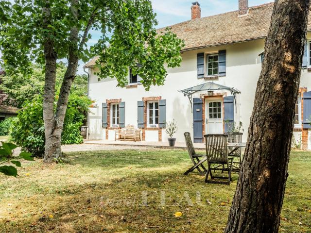 Maison 9 pièces 340 m²
