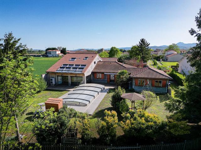 Maison 9 pièces 340 m²