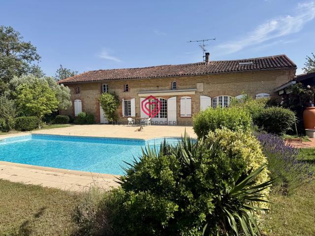 Maison 9 pièces 340 m²